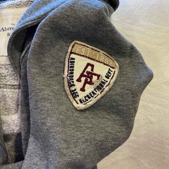 A&F Sweater ❤️ - Picture 6 of 8